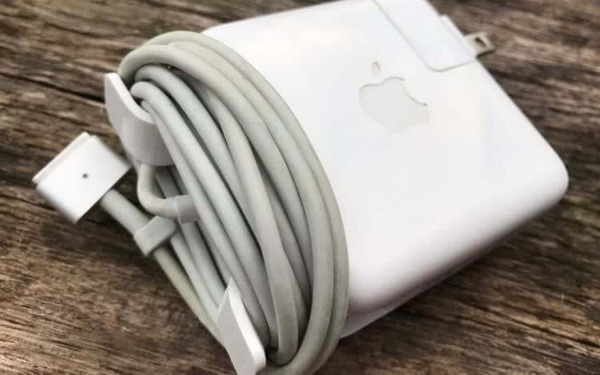Зарядний пристрій для Apple